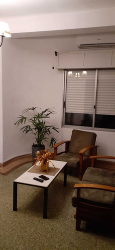 Imagen 2 de 14 de Linda Casa De Altos 3 Dorm, 2 Baños, Terraza En Tres Cruces!