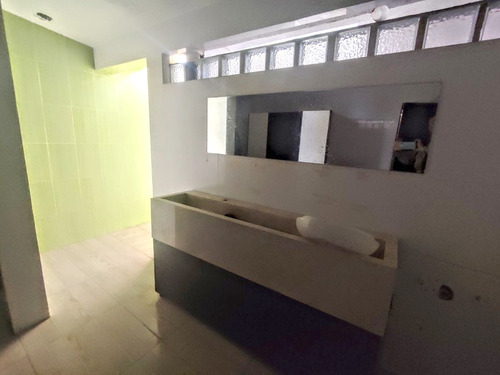 Inmueble En Venta De 1,532m2 Muy Cerca De Zona Esmeralda Y La Salle