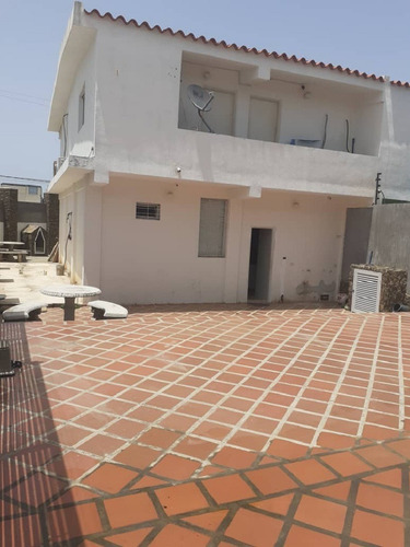 Imagen 11 de 13 de Townhouse Ubicado En La Urb Vista Mar En Agua De Vaca