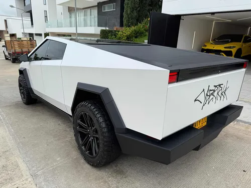 Tesla Cybertruck Foundation Series 4x4 2024