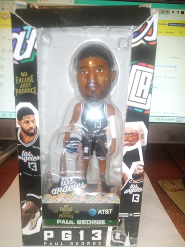 Muñeco Bobblehead De Paul George Hecho En Cemento Y Plástico