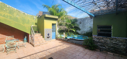 Casa 3 Amb. En Contra Frente - 2 Locales La Frente - Todo En Block - 232 M² Edif. - Ramos Mejia