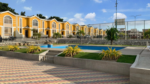 Imagen 3 de 12 de Casas Estilo Santa Fe, Con Finos Acabados - Manta