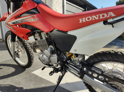 Imagen 8 de 10 de Honda Tornado 250