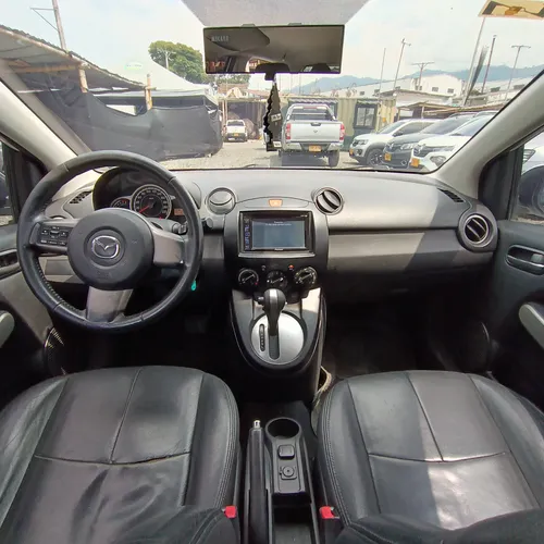 Mazda 2 At 1.5cc 2012