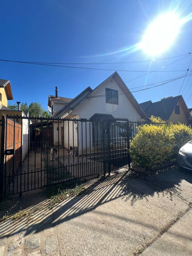 Se Vende Casa En Parque Las Rastras En Excelente Ubicación.