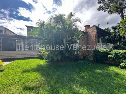 Casa En Venta. Urb. Alto Prado.