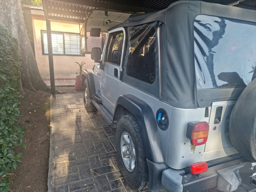 Imagen 5 de 11 de Jeep Wrangler 4.0 Hard Top Sport