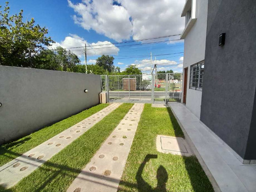 Duplex En Venta En Castelar Sur