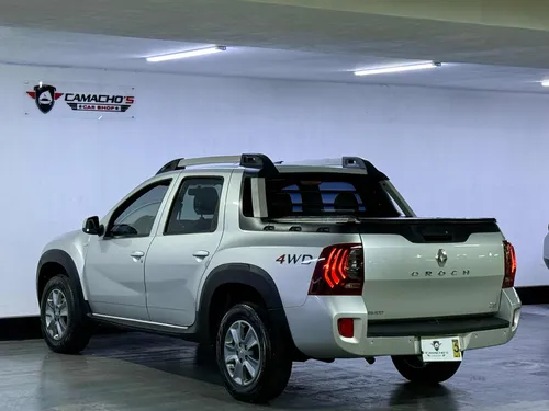 Renault Oroch 2.0 intens 4x4 mecanica (financiamiento) 1 dueño