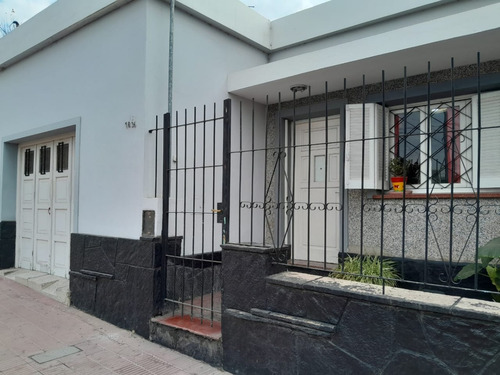 Casa En Venta 2 Propiedades Entrada Independiente En Barrio San Vicente