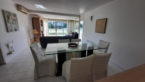 Departamento En Playa Mansa