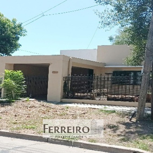 Casa En Muñiz 200m2, Centro.