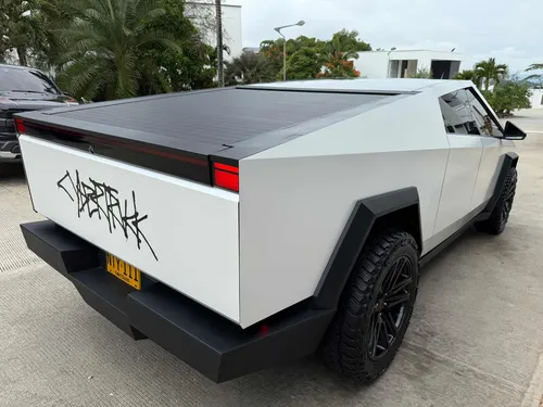 Tesla Cybertruck Foundation Series 4x4 2024