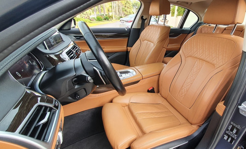 Imagen 8 de 14 de Seminuevo Bmw 740i Excellence 2016