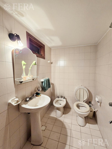 Venta Casa 5 Ambientes Con Cochera Y Jardín En Wilde