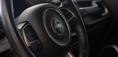 Imagen 8 de 15 de Jeep Renegade 2017 1.8 Latitude At