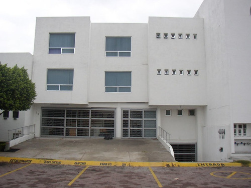 Venta O Renta, Edificio En Pueblo Nuevo, 3 Niveles, C400m2, Sala De Juntas