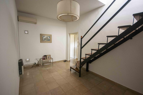 Casa De 5 Ambientes Con Cochera Y Playroom En Venta En Carapachay
