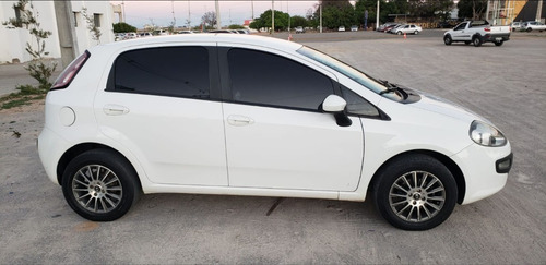 Imagem 3 de 13 de Fiat Punto 1.4