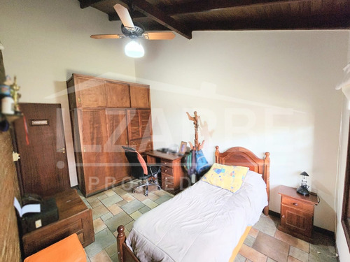 Distinguida Casa En Barrio Centro