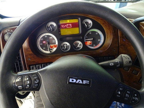 Imagem 11 de 14 de Daf Xf 510 6x4 Super Space Cab Diesel 105 Ftt 6x4 (diesel)(