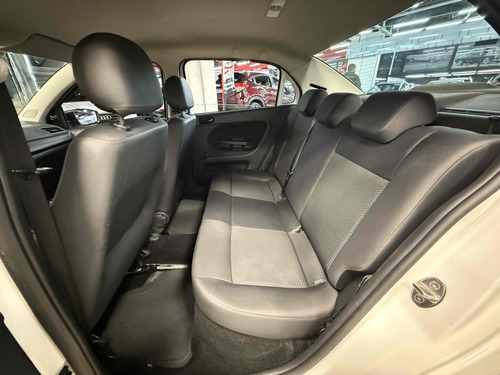 Volkswagen Voyage 1.6 MSI TOTALFLEX 4P MANUAL