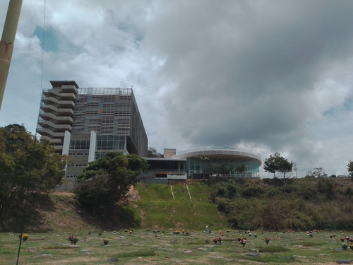 Imagen 1 de 6 de Venta De Dos Parcelas De Dos Puestos En Cementerio Del Este