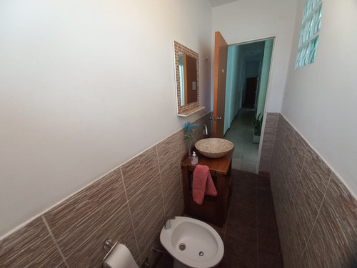 Avda Triunvirato Y Echeverria Subte Linea B Estacion Echeverria Oficina Totalmente Reciclada Moderna Lugar Para 12 Puestos De Trabajo. Entrada Independiente