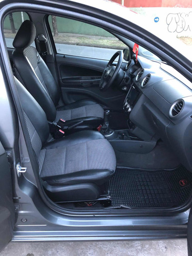 Volkswagen Voyage Sedan 1.6