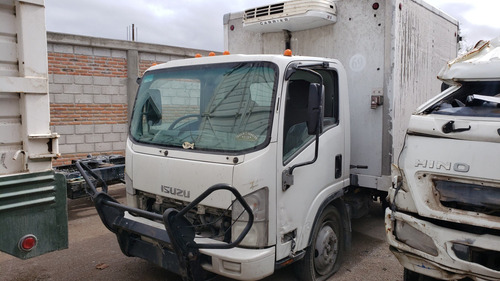 Isuzu 400 2012 (ojo Por Partes)