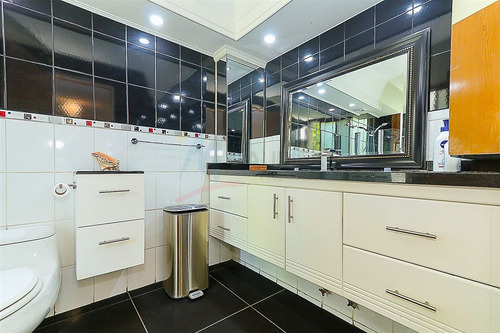 Departamento En Venta De 5 Dorm. En Providencia