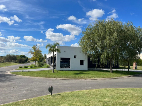 Casa Chalet  En Venta En San Benito, Villanueva, Tigre