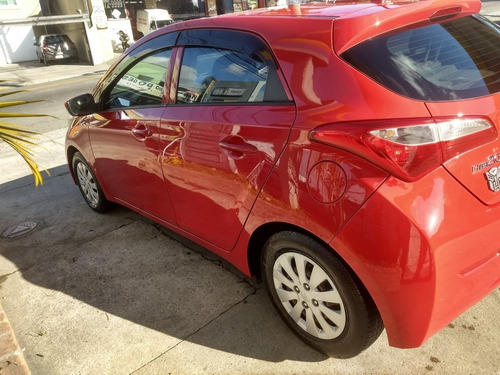 Imagem 2 de 12 de Hyundai Hb20 2015 1.0 Comfort Plus Flex 5p