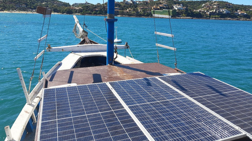 Imagem 5 de 15 de Escuna Familiar 50 Pés C/ 15 Placas Solares