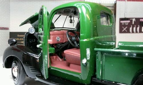 Camioneta Plymouth Clásica 1941 Escala 1:24 Largo 20cm Aprox