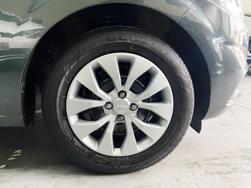 Imagem 8 de 8 de Gm Prisma 1.4 At Lt 2017/2018 Cinza
