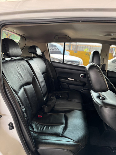 Nissan Tiida 1.8 Sl Flex Aut. 5p
