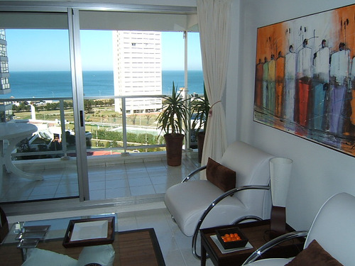 Apartamento En Alquiler Por Temporada De 2 Dormitorios En Playa Mansa (ref: Bpv-627)