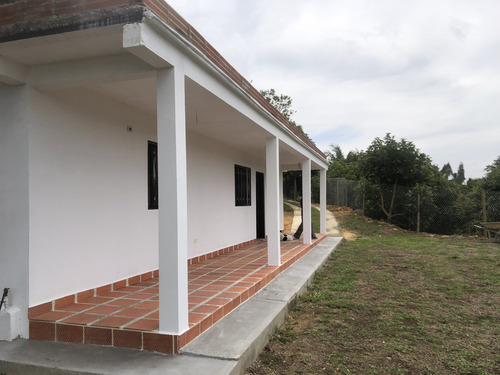 Finca En Arriendo Ubicada En Rionegro Sector Vereda Mampuesto (24030).