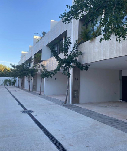 Casa En Venta Merida, Zamorano Ll Fracc. Montebello, Mayo 2025.