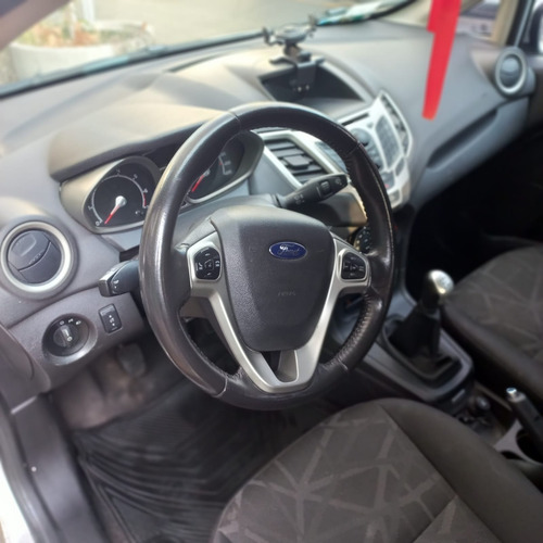 Imagen 2 de 5 de Ford Fiesta Kinetic Design Titanium 1.6