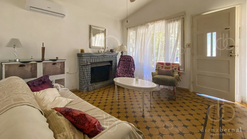 Casa Con Deposito En El Centro De Maldonado.- Ref: 54286