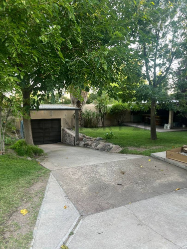 Excelente Casa En Venta En Vistalba, A Tres Cuadras De La Panamericana, Luján De Cuyo, Mendoza