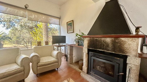 Casa En Venta, 6 Dormitorios, 5 Baños, Pileta, 4 Hectáreas. Tanti