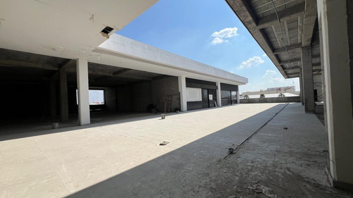 Local En Renta Plaza Antares. León Gto. 1,285 M2