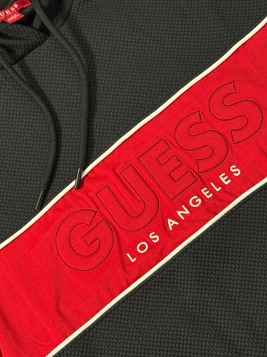 Buzo Guess Hombre Negro Y Rojo