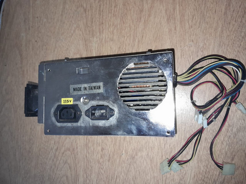 Fuente De Alimentación Computadora Gris (Usado)