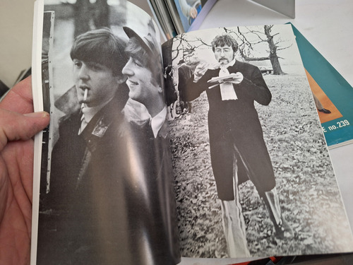 10 Revistas Japonesas De The Beatles 90as Excelente Estado (Usado)