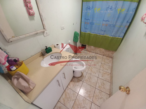Casa De Dos Pisos Con 2 Dormitorios, 1 Baño, Quilicura